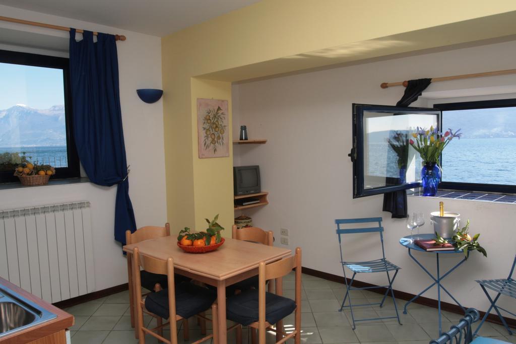 Villa Residence La Limonaia Gargnano Δωμάτιο φωτογραφία