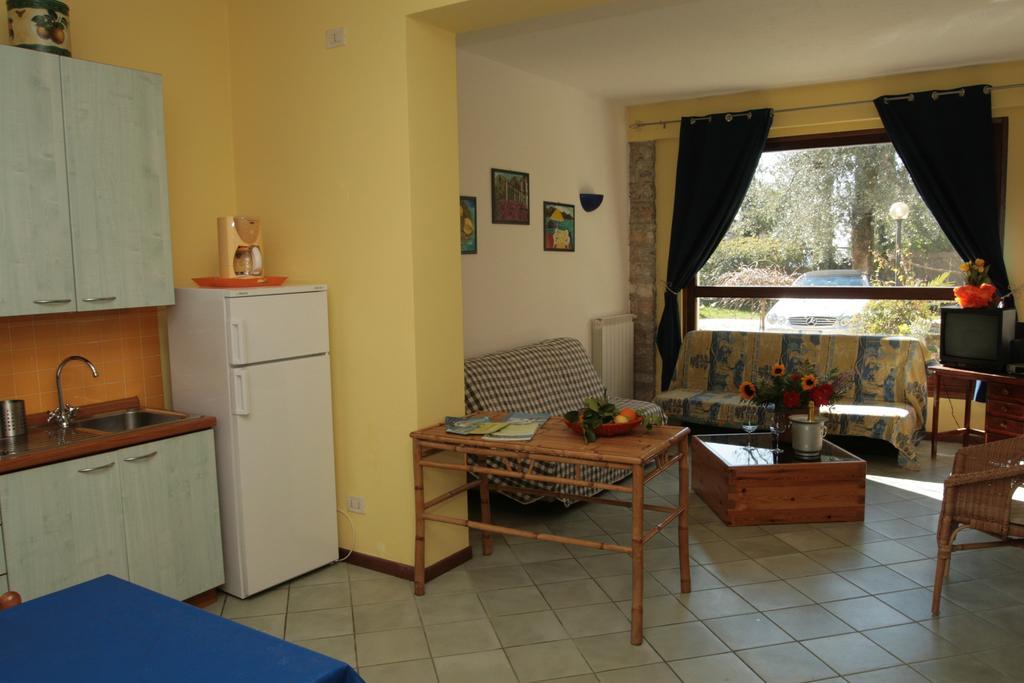 Villa Residence La Limonaia Gargnano Δωμάτιο φωτογραφία