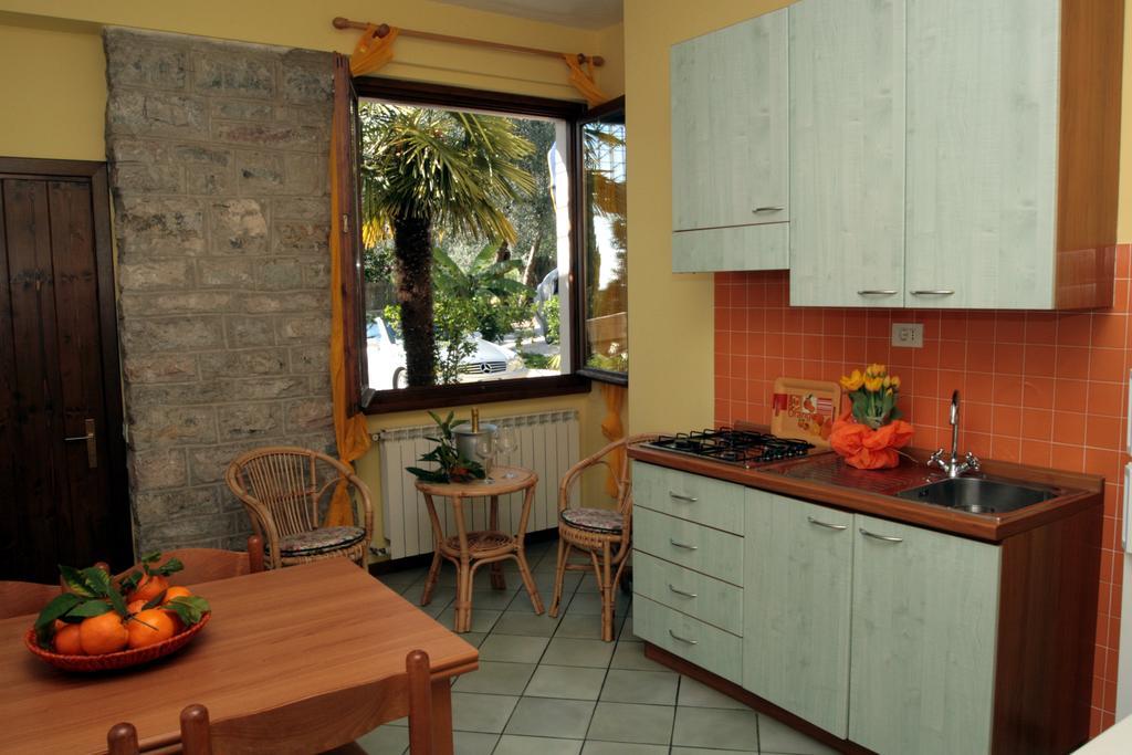 Villa Residence La Limonaia Gargnano Δωμάτιο φωτογραφία